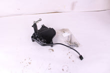 Load image into Gallery viewer, 2014 SUZUKI GSXR 1000 COUNTERSHAFT COVER / SPROCKET