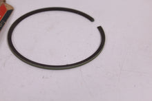 Load image into Gallery viewer, 1969-1971 YAMAHA DT1 MX NOS OEM STD PISTON RING 285-11611-00