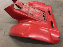 Load image into Gallery viewer, 1988 HONDA TRX250R MAIER REAR FENDER