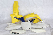 Load image into Gallery viewer, 2008 SUZUKI RMZ 450 PLASTIC KIT / FENDER RADIATOR SHROUD NUMBER PLATE SIDE PANEL