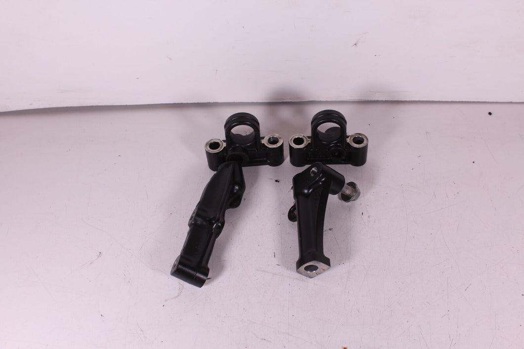 2000 YAMAHA GP 800 EXHAUST MOUNTING BRACKETS / MOUNTS STAY