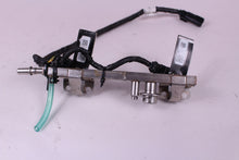 Load image into Gallery viewer, 2018 ARCTIC CAT M8000 M8 MOUNTAIN CAT FUEL INJECTORS WITH HARNESS AND RAIL