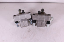Load image into Gallery viewer, 2005 POLARIS SPORTSMAN 500 NOS AFTERMARKET FRONT BRAKE CALIPERS