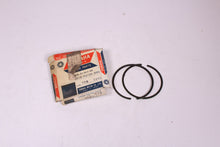 Load image into Gallery viewer, Yamaha SS SL SW GP 396 / SS 338 NOS OEM STD Piston Rings  807-11601-00