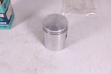 Load image into Gallery viewer, YAMAHA YD3 250 NOS OEM STD PISTON 148-11631-00-96   53.96mm