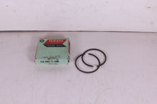 Load image into Gallery viewer, YAMAHA YD3 250 NOS OEM STD PISTON RINGS  148-11610-00