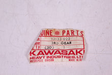 Load image into Gallery viewer, 1971 KAWASAKI F6 125 NOS OEM  OUTPUT SHAFT 3RD GEAR 13133-022