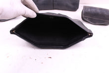 Load image into Gallery viewer, 2006 HARLEY DAVIDSON FLHTCUI ULTRA CLASSIC ELECTRA GLIDE MISC PADS BAGS STRAPS